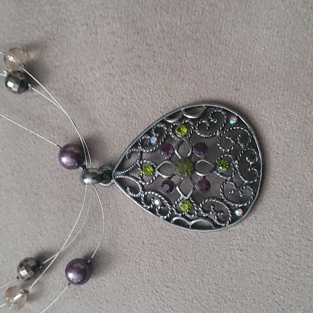 Gorgeous purple & green necklace set